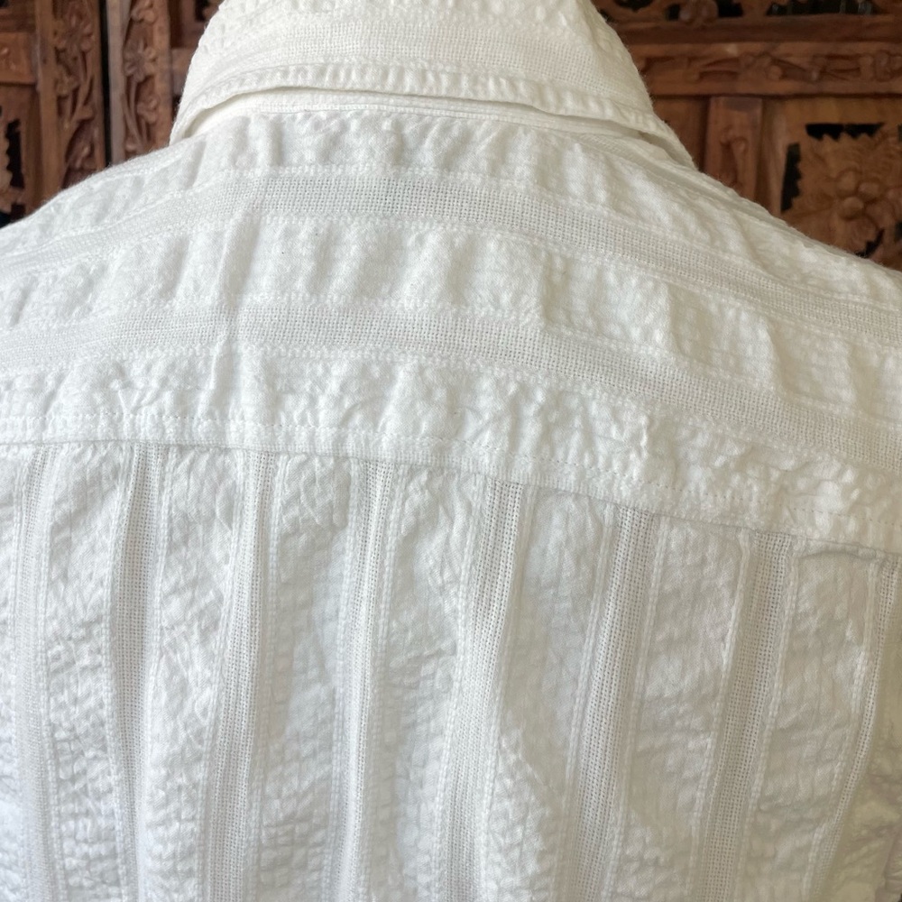 White Sleeveless Cotton Textured Stripe Button-Front Blouse - Picture 10 of 11